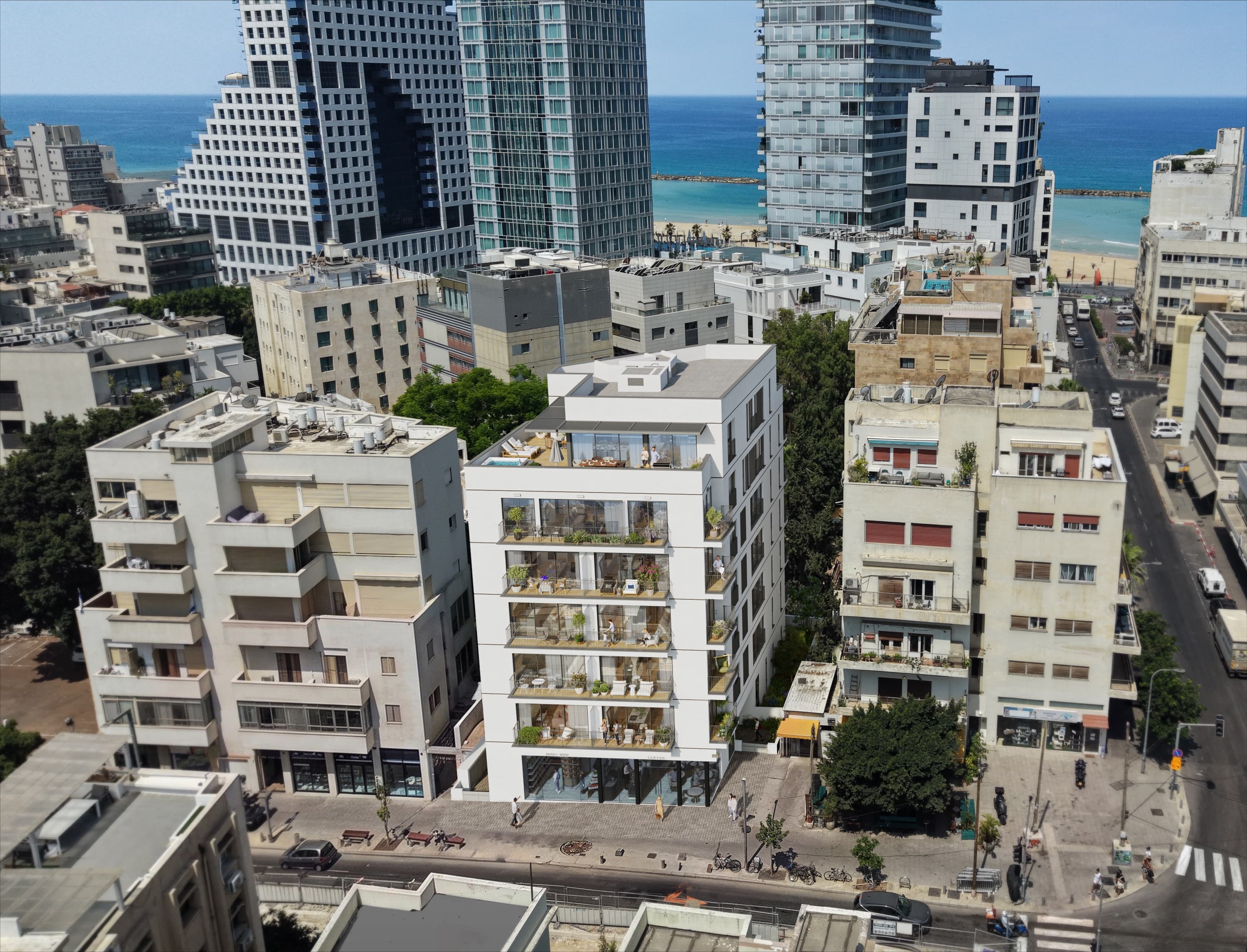 בן יהודה 15 מהאוויר, על רקע חוף תל אביב